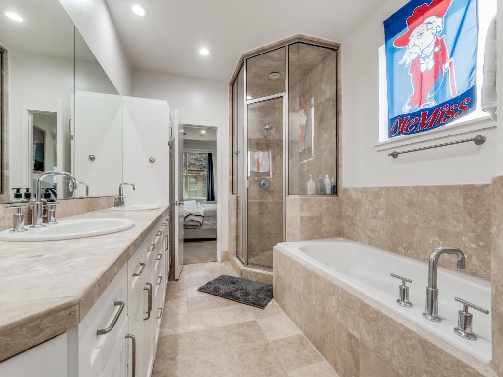 Sundance Row At State Thomas 02 - Residential