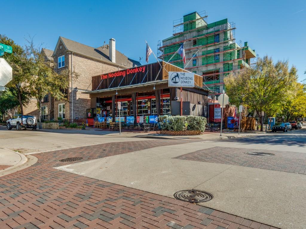 Sundance Row At State Thomas 02 - Residential