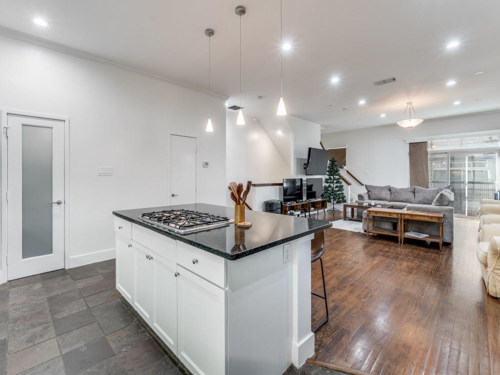 Sundance Row At State Thomas 02 - Residential