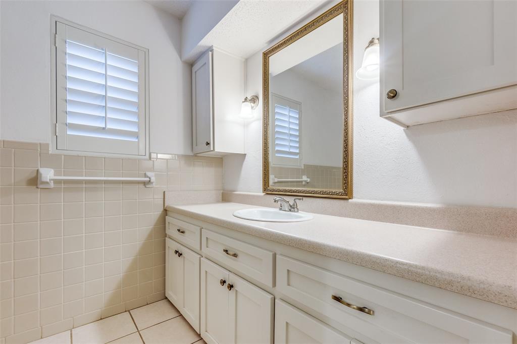 Sandhurst Manor - Residential