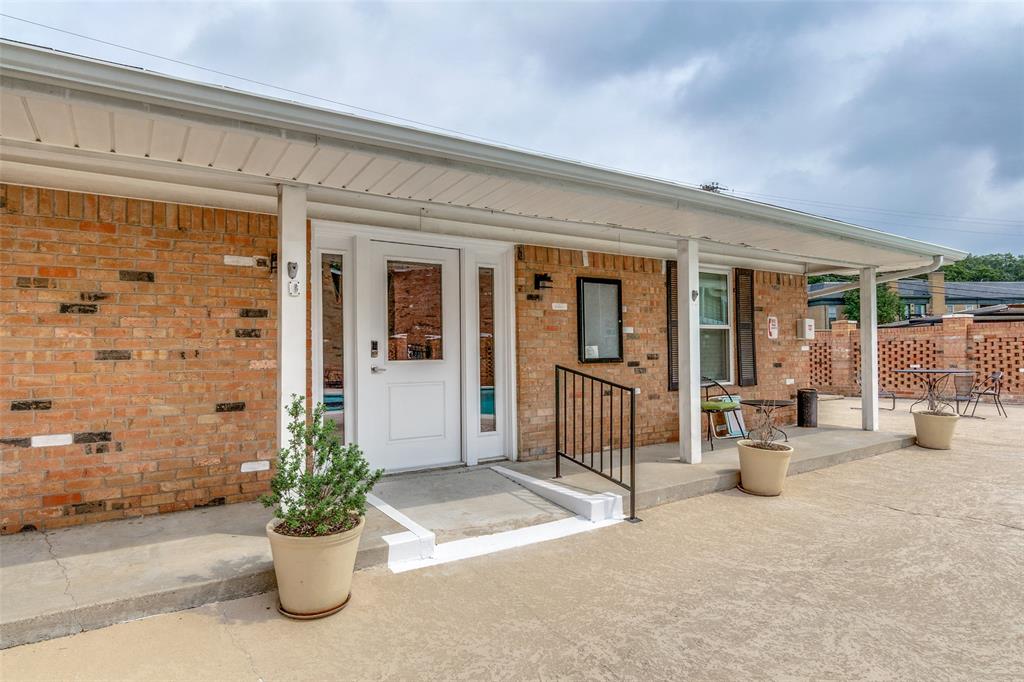 Sandhurst Manor - Residential