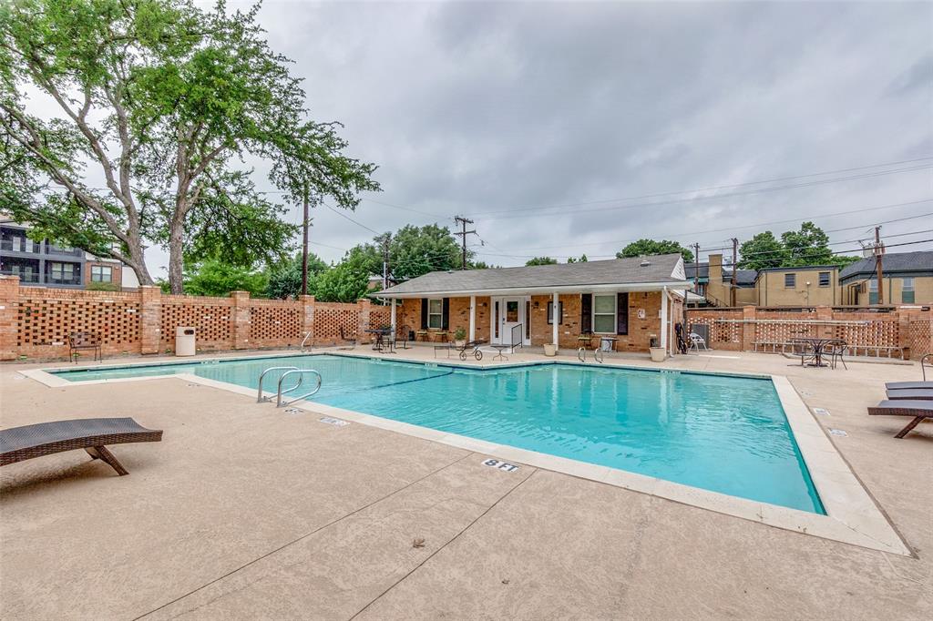 Sandhurst Manor - Residential