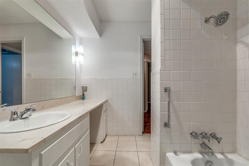 Sandhurst Manor - Residential