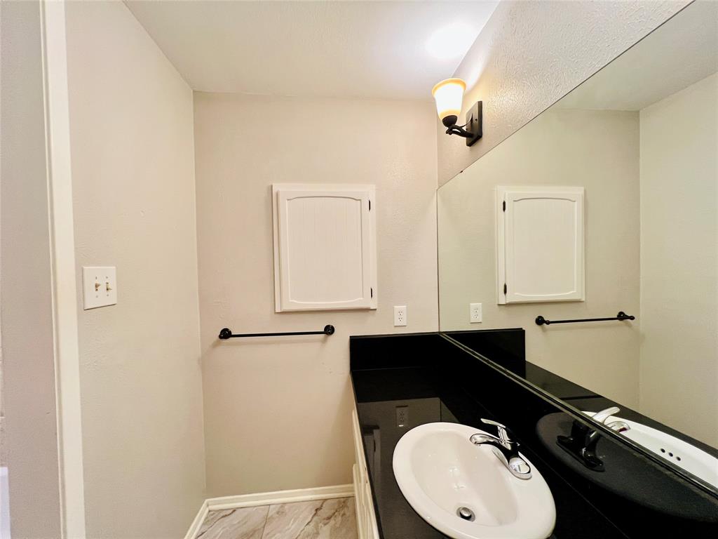 Sunset Heights South Add - Residential Lease