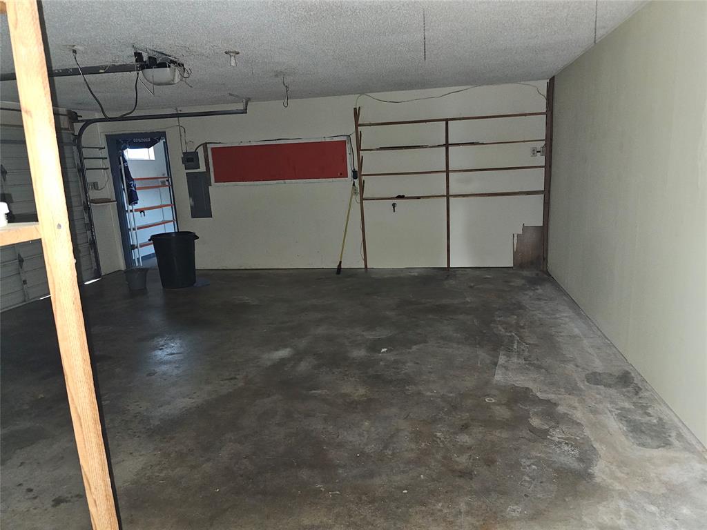 GARDEN OAKS - Residential