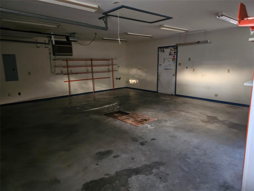 GARDEN OAKS - Residential