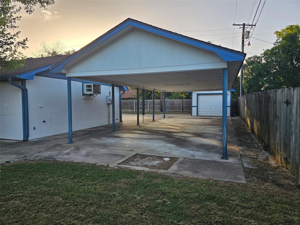 GARDEN OAKS - Residential