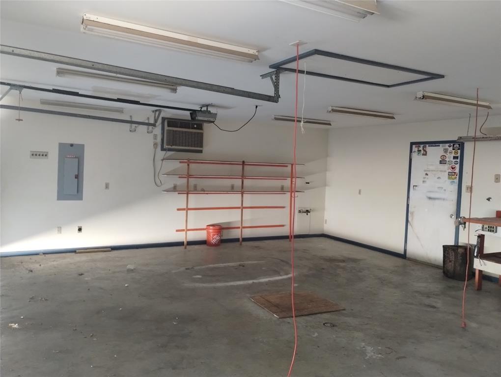 GARDEN OAKS - Residential