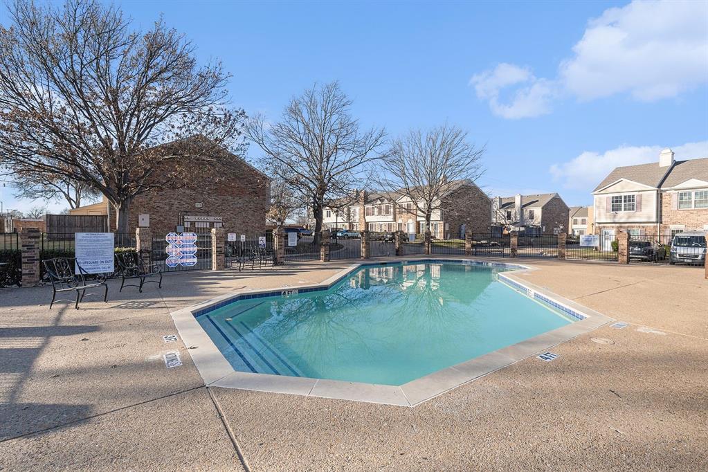 Carriagehouse Village-Victoria Place - Residential