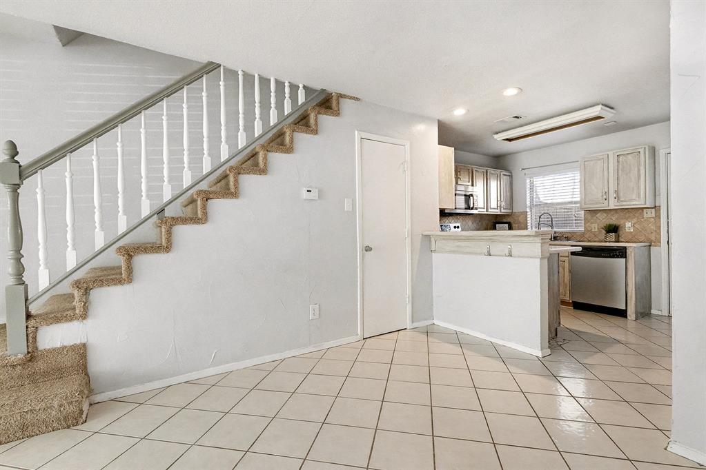 Carriagehouse Village-Victoria Place - Residential