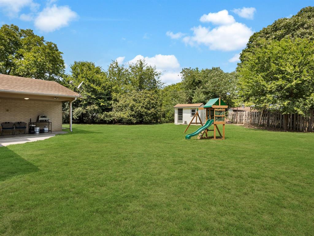 HOLIDAY EAST ADDITION BLOCK 1A LOT 27 - Residential