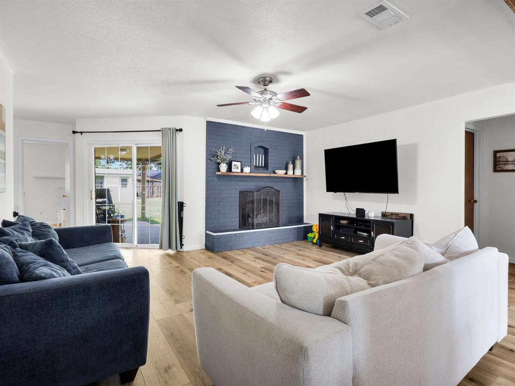 HOLIDAY EAST ADDITION BLOCK 1A LOT 27 - Residential