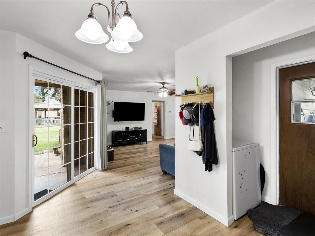 HOLIDAY EAST ADDITION BLOCK 1A LOT 27 - Residential