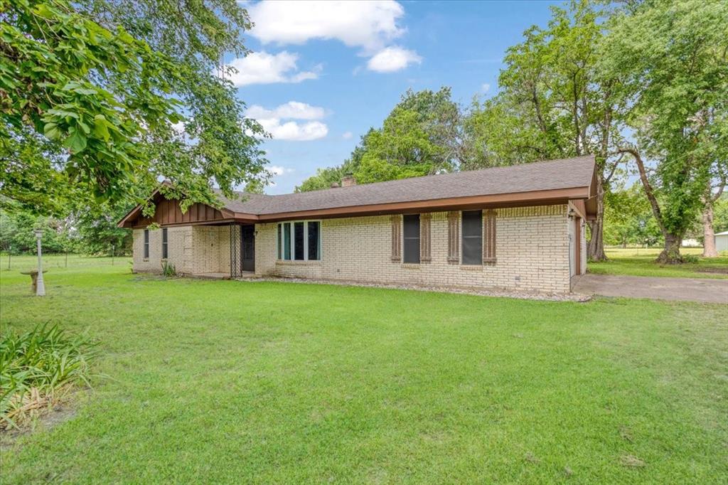 995 County Road 1555