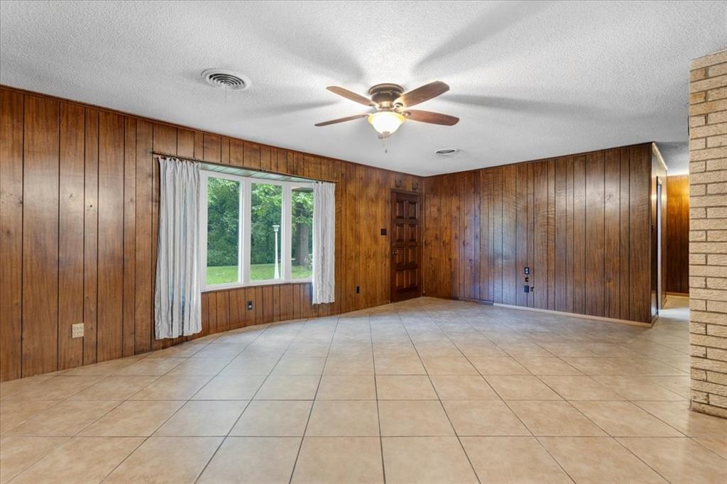 995 County Road 1555