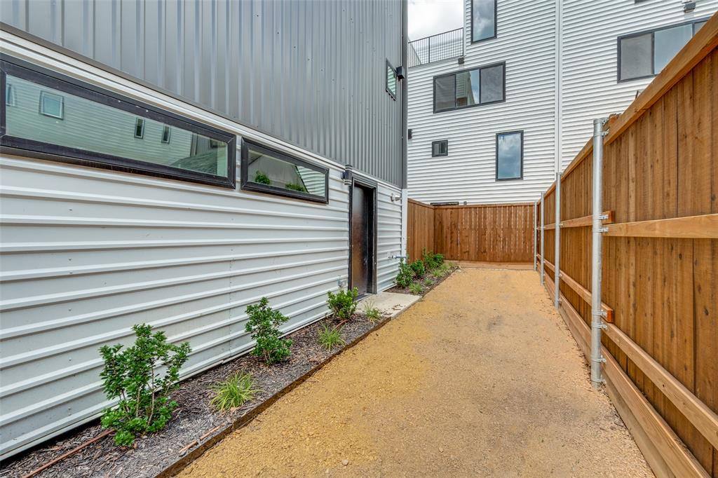 HOLMES - Residential Lease