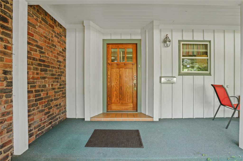 2015 W Lotus Avenue