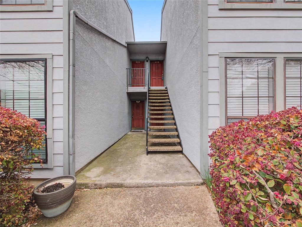 15151 Berry Trail 910