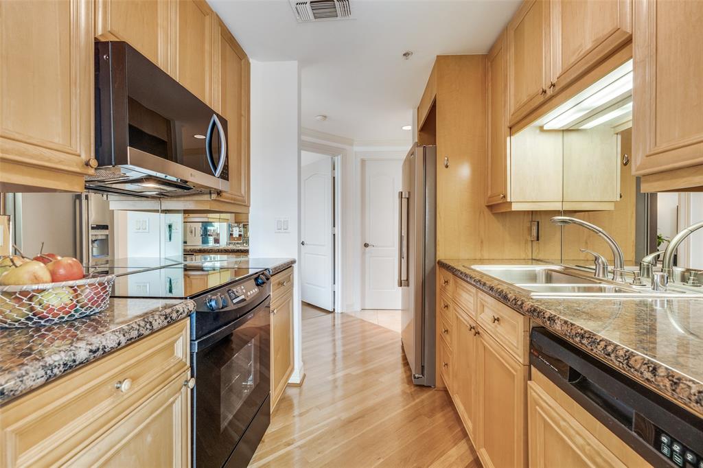 3401 Lee Parkway 502