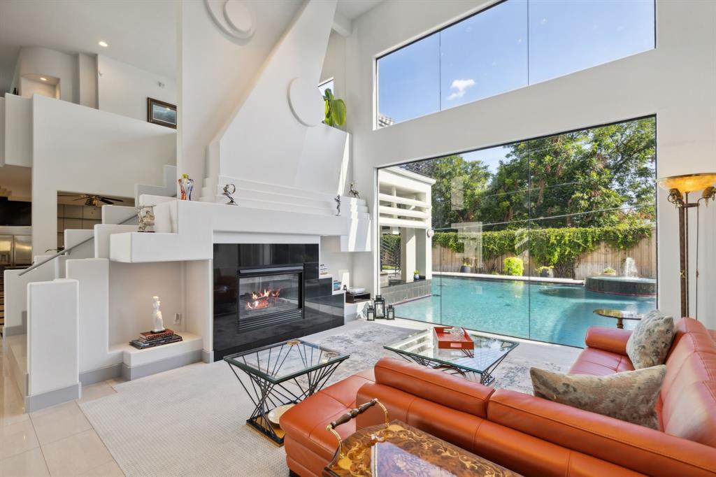 6122 Linden Lane