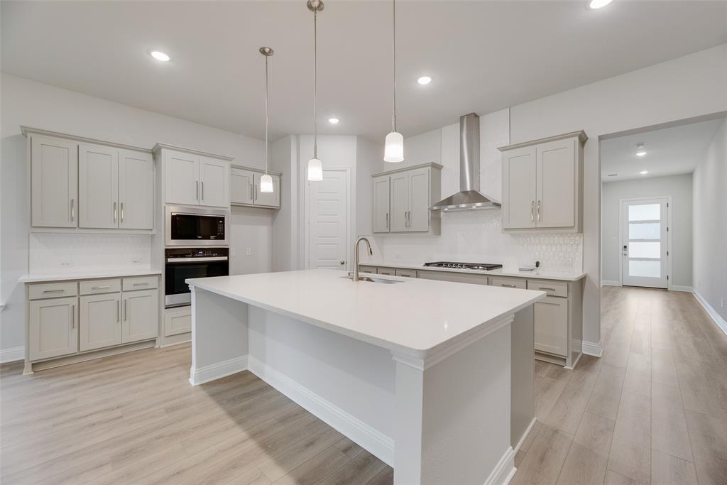 7123 Manhattan Drive