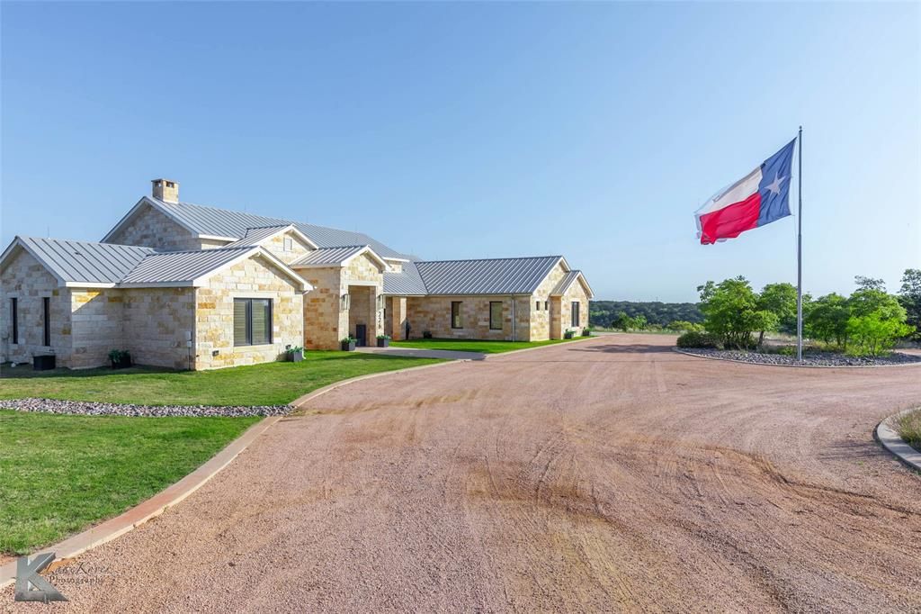 Photo for 226 Rabbit Run, Tuscola, TX 79562 (MLS # 21049388)