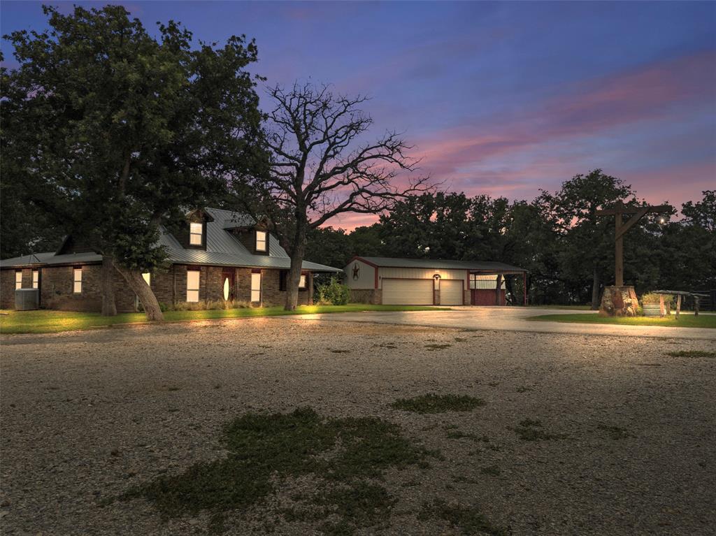 3911 N Highway 281