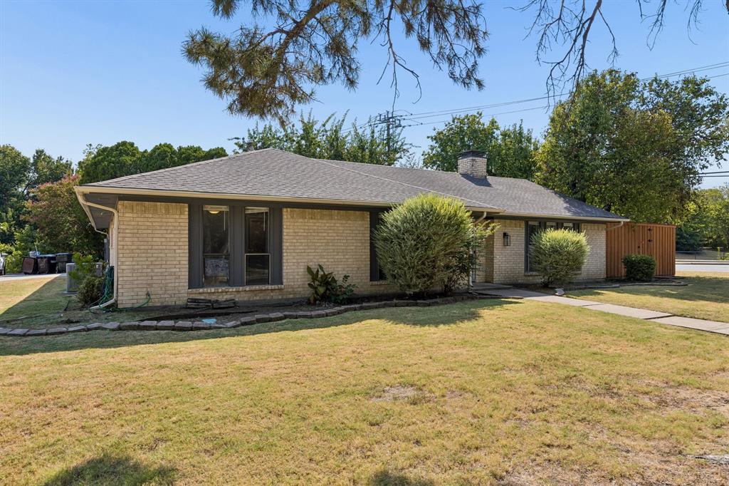 2844 Teakwood Lane