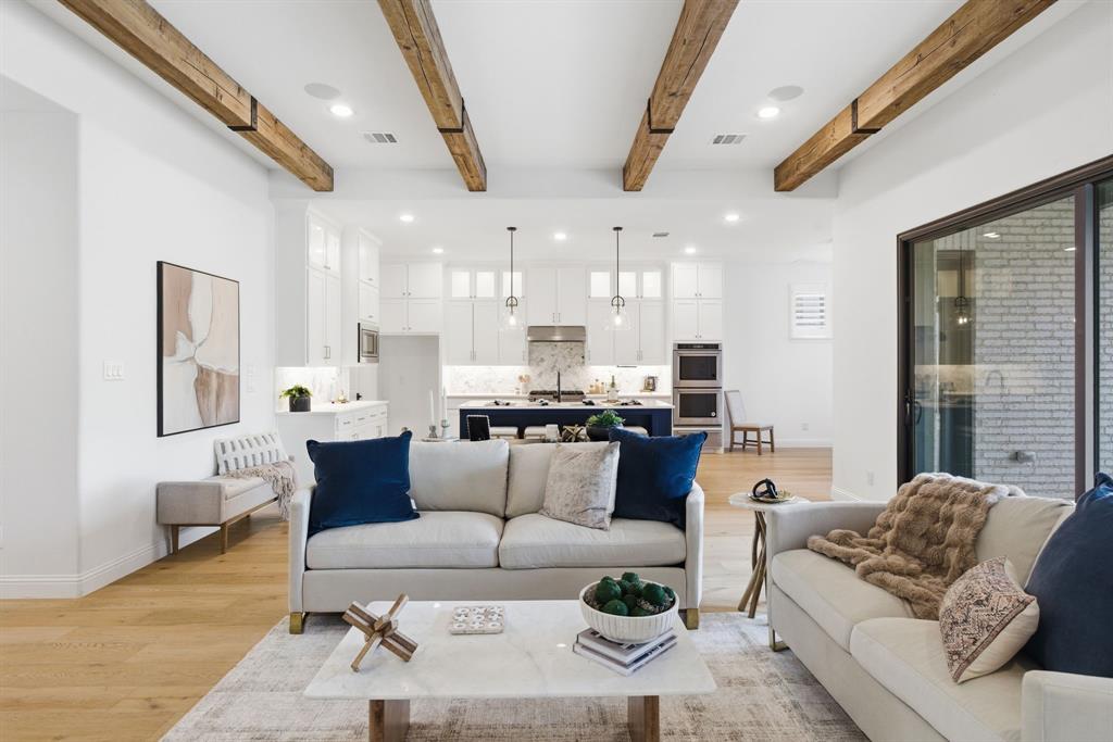 8288 Western