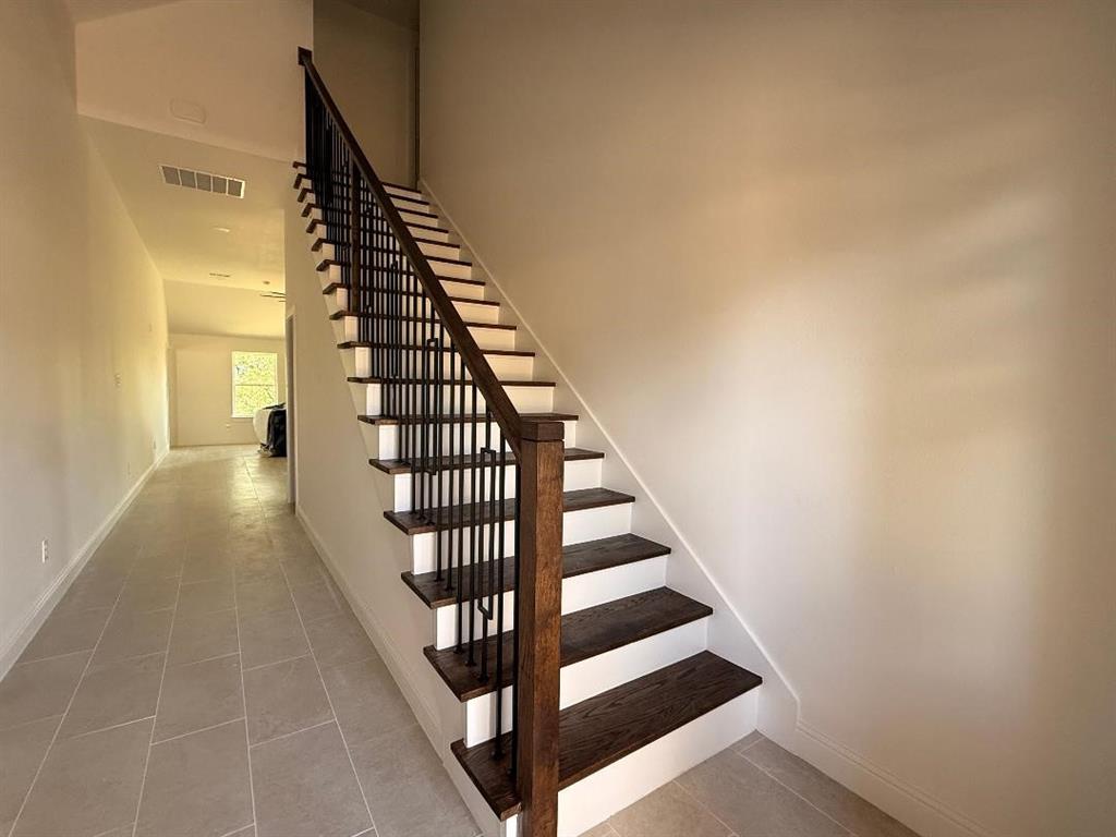 504 BELLAIRE Circle