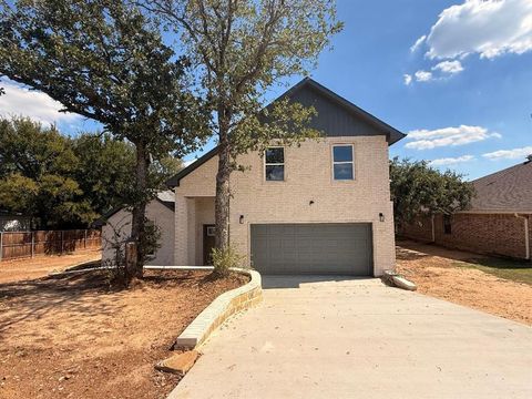 504 BELLAIRE Circle Mineral Wells TX 76067