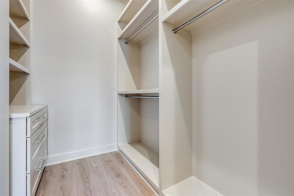 MANSFIELD R BLK C917 LTS 2-3 PT LT 4 ABND - Residential