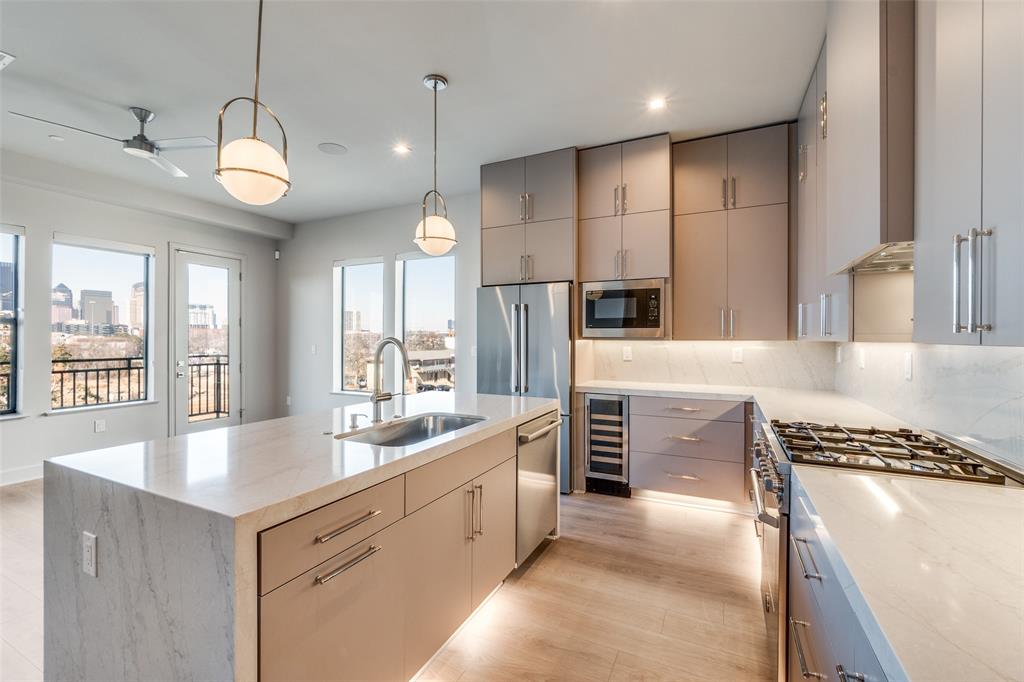 MANSFIELD R BLK C917 LTS 2-3 PT LT 4 ABND - Residential