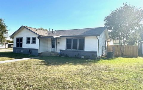 5332 Nadine Drive Haltom City TX 76117