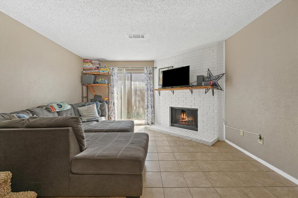 621 Carriagehouse Lane 2