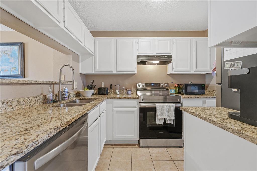 Carriagehouse Village-Victoria Place - Residential