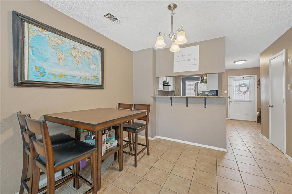 621 Carriagehouse Lane 2