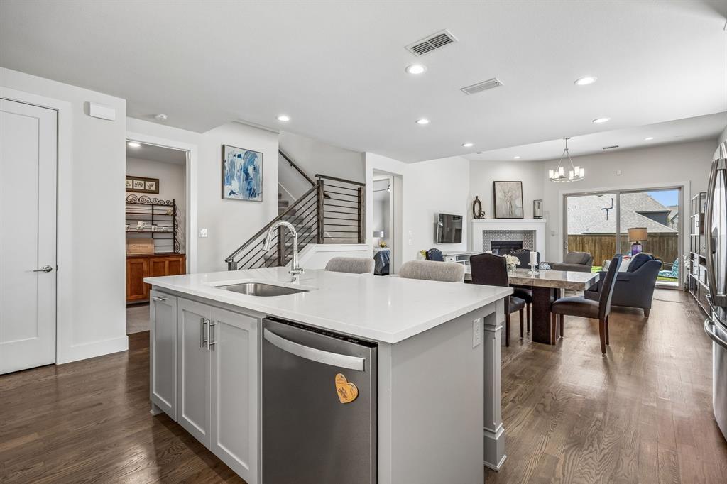 8813 Brunswick Lane