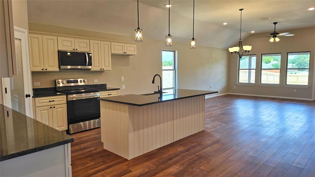 1416 Oak Valley