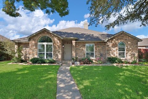 7113 Lo Chalmers Lane Garland TX 75043