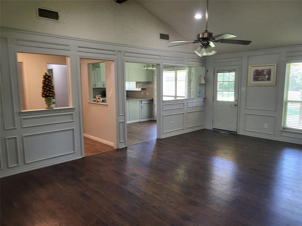 1106 Meadowview Drive