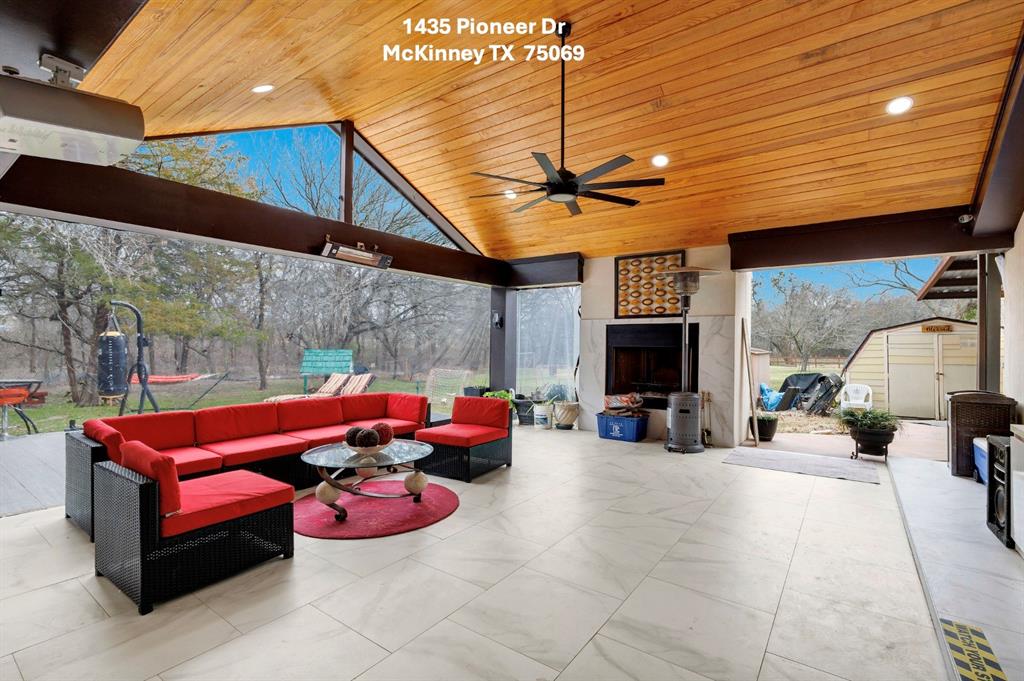 1435 Pioneer Lane