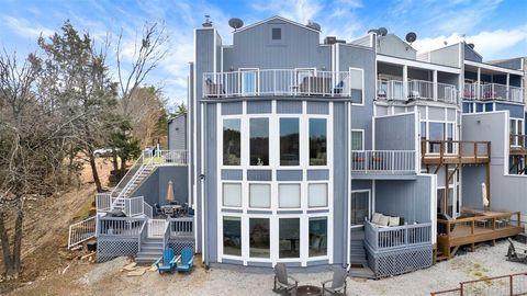 Photo of 131 Greenway Bend, Pottsboro, TX 75076 (MLS # 21217318)