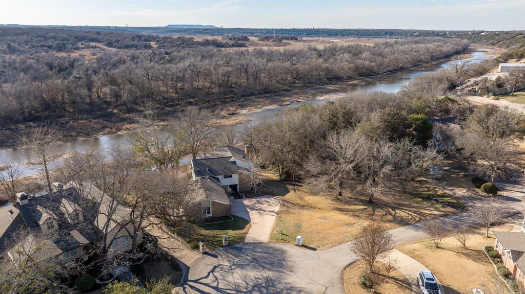 6521 Edgewood Court