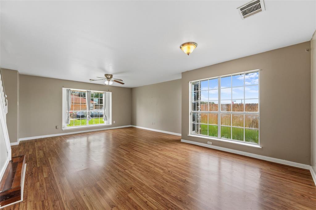 1004 Creekside Drive