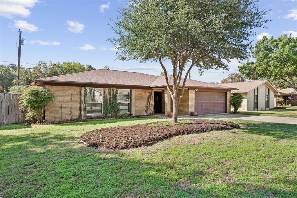 1508 Strawberry Circle