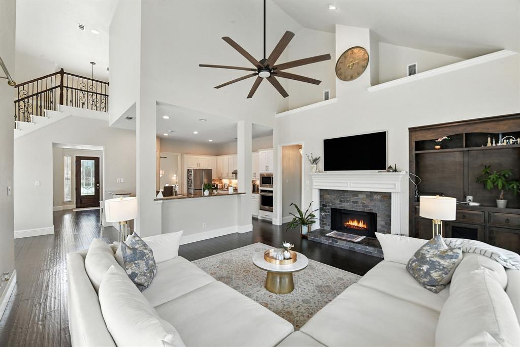 805 Renaissance Court