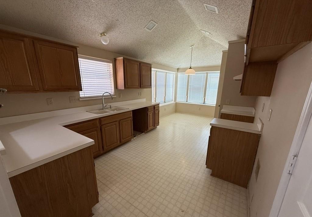 1338 Overlook Drive