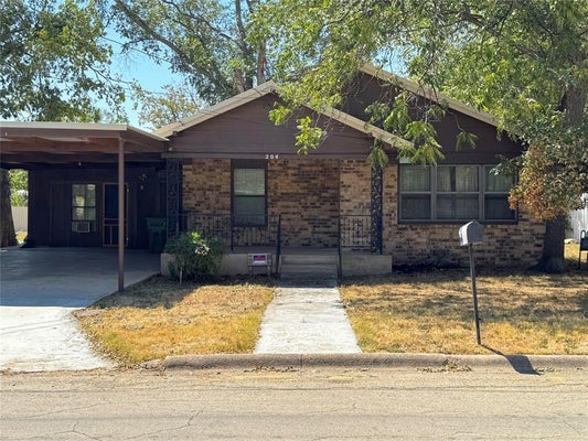 204 E 9TH ST, COLEMAN, TX 76834 - Image 82e6a3fb79bce83408e65d129e26751c/1738115183