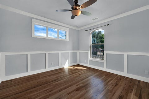 Tiny photo for 549 N Johnson Street, McKinney, TX 75069 (MLS # 21396057)